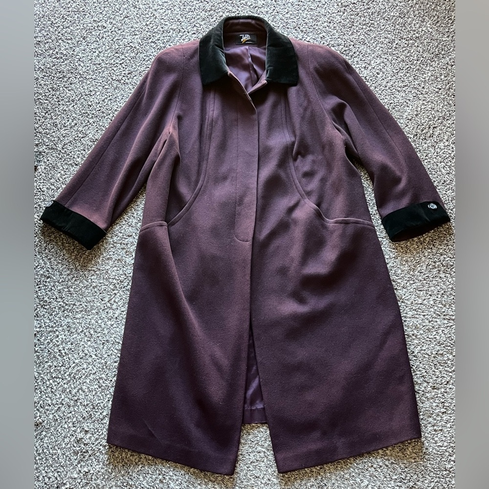 JoD Trench Coat Womens 22W Burgundy 100% Wool Velvet Collar 100% Leather Gloves